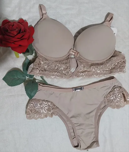 CONUNTO LAÌS COM DETALE EM RENDA